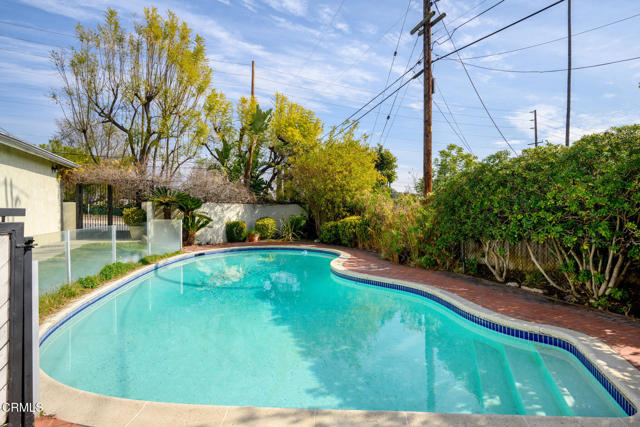 4917 Angeles Crest Highway, La Canada Flintridge CA: https://media.crmls.org/mediaz/39ff47d7-09d7-4cc9-82a7-c623831fa875.jpg