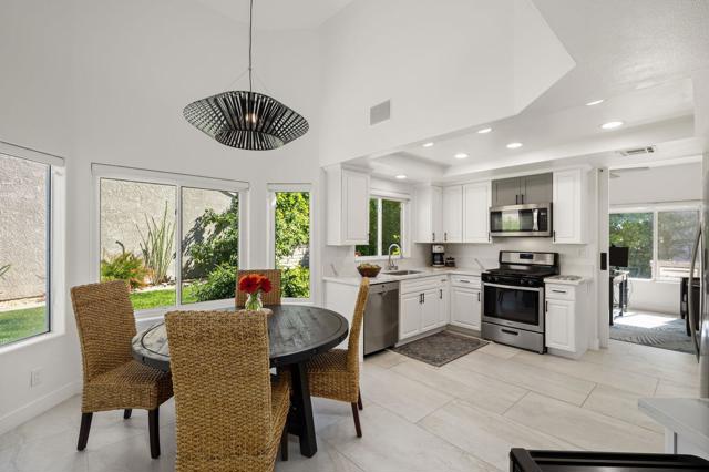 48205 Vista De Nopal, La Quinta CA: https://media.crmls.org/mediaz/39ff5d16-7292-4f01-b8da-2dd2f070f5f2.jpg
