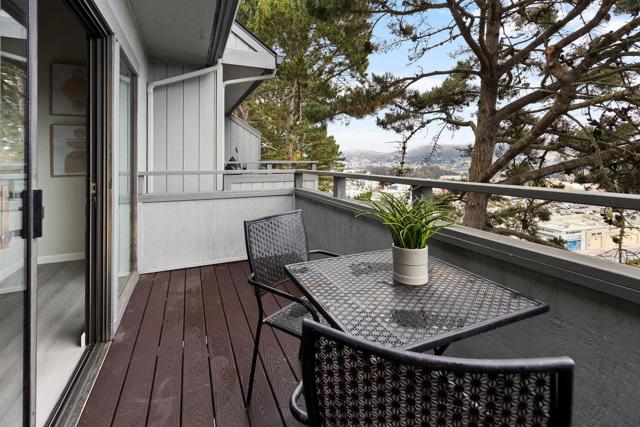 360 Innisfree Drive, Daly City CA: https://media.crmls.org/mediaz/39ffde1e-7c25-40a1-a7ec-28015f0299fa.jpg