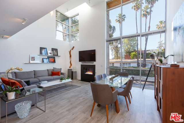 5806 Waring Ave #8, Los Angeles, CA 90038