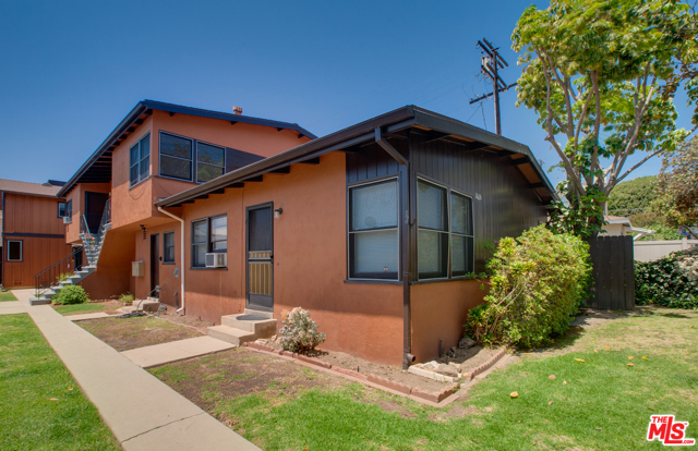 1615 Centinela Avenue Santa Monica, California Fantastic opportunity to acquire this very well maintained five-unit building, located in an excellent Santa Monica location. Totaling 4,323 SF on a 6,718 SF lot, there is a great mix of units, consisting of 2 separate structures. A front building with (3) 1bed/1 bath and a rear building with (1) 2bed/1bath and (1) 2bed+den/1bath. Some units have hardwood floors, newer appliances and have been updated. There is on-site laundry, copper plumbing, and updated electrical in many units. Further features include 4 garages and 3 off street parking spaces. The building is an overall quality asset, in an excellent location, with a high-demand rental market.