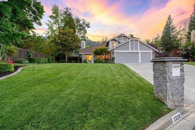 3338 Marsh Hawk Court, Pleasanton CA: https://media.crmls.org/mediaz/3a003aef-00d0-4235-8112-dbaff046981e.jpg