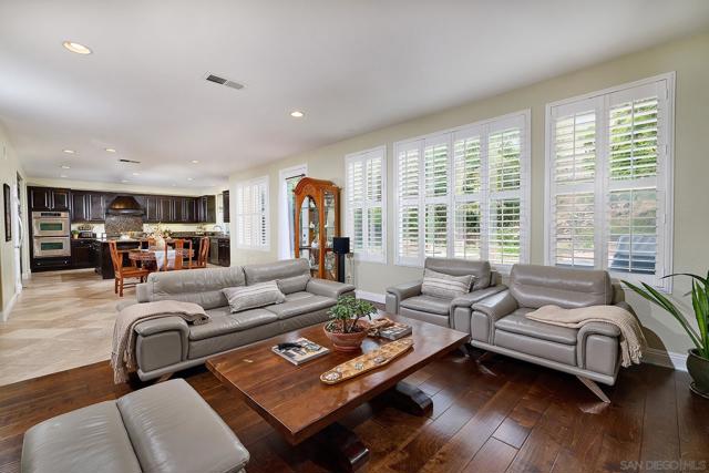 7319 Paseo Capuchina, Carlsbad CA: https://media.crmls.org/mediaz/3a0110f4-8e8a-402e-9183-b60f8c84d237.jpg