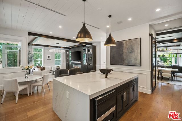 18057 Valley Vista Boulevard, Encino CA: https://media.crmls.org/mediaz/3a019744-0d0f-4f15-add1-d6c43af6be37.jpg