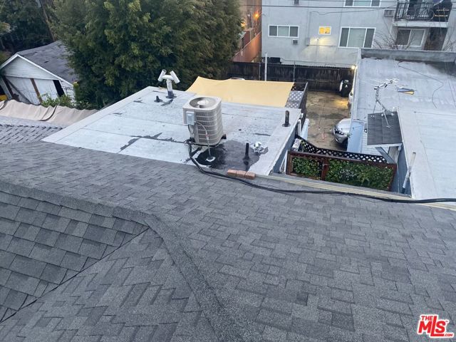 6640 Leland Way, Los Angeles CA: https://media.crmls.org/mediaz/3a01b58e-53ef-44f9-be07-14e65fded43c.jpg