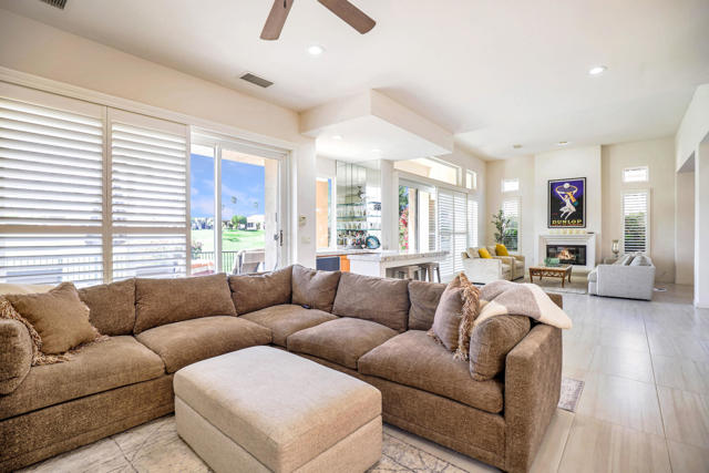 371 Tomahawk Drive, Palm Desert CA: https://media.crmls.org/mediaz/3a022ad3-f442-4f5d-9c18-cfc86e8c9a35.jpg