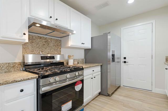 Image 8 of 17 For 3228 Menard Street