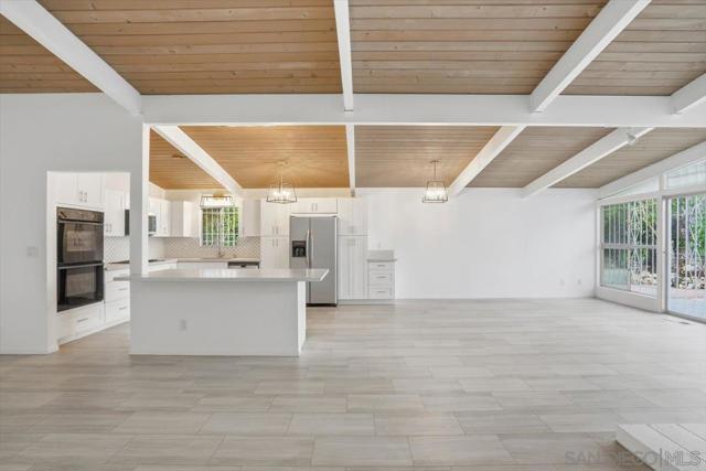 4985 Pacifica, San Diego CA: https://media.crmls.org/mediaz/3a02fa75-785d-4bfc-ba4e-c8c3128813ec.jpg