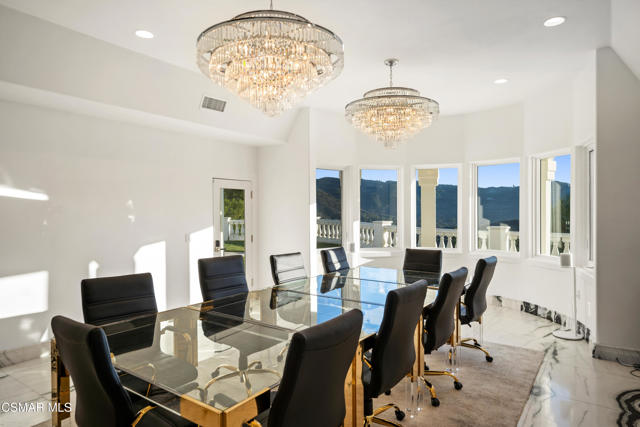 25665 Mulholland Highway, Calabasas CA: https://media.crmls.org/mediaz/3a033eb0-abcb-44d2-bbd8-44432172d4b2.jpg