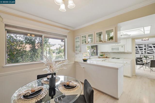 4021 Terra Granada Dr, Walnut Creek CA: https://media.crmls.org/mediaz/3a03a254-c00d-4da1-a33e-4d7b79afded0.jpg