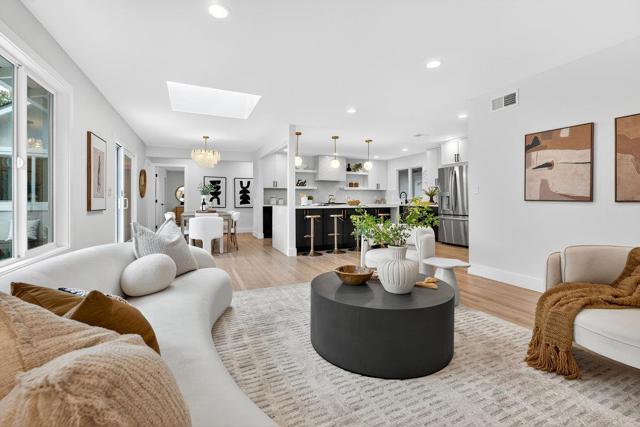 430 Gilbert Avenue, Menlo Park CA: https://media.crmls.org/mediaz/3a03a8d6-7fe3-4c72-8f70-751f7f24c94d.jpg