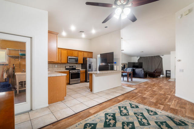 65866 Estrella Avenue, Desert Hot Springs CA: https://media.crmls.org/mediaz/3a04306b-b915-44d8-82be-694b17e00f96.jpg