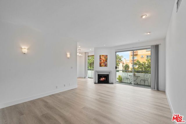1136 S Shenandoah Street, Los Angeles CA: https://media.crmls.org/mediaz/3a04b922-de66-41ab-8ed4-ee4dee4c9094.jpg