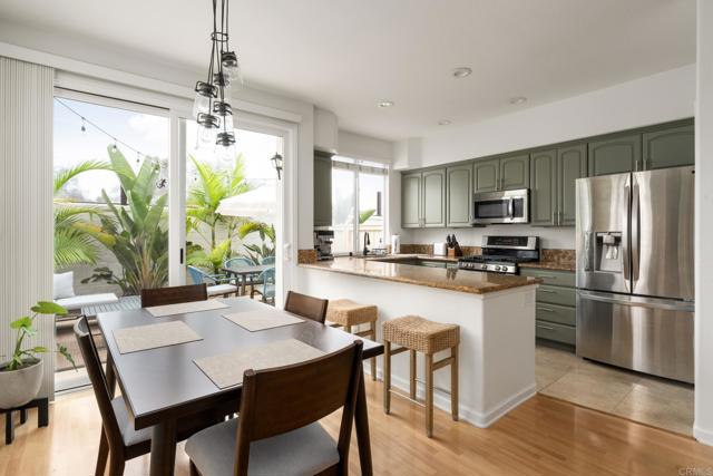Detail Gallery Image 5 of 29 For 382 Carmel Creeper Pl, Encinitas,  CA 92024 - 2 Beds | 2/1 Baths