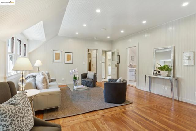 22 Sea View Ave, Piedmont CA: https://media.crmls.org/mediaz/3a0663bc-4d24-498b-b557-158da1b5c17f.jpg