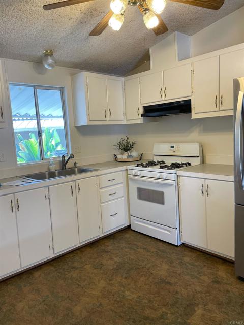 Detail Gallery Image 2 of 18 For 1425 2nd Ave #146,  Chula Vista,  CA 91911 - 3 Beds | 2 Baths