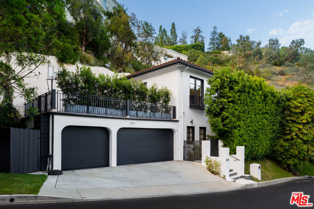 1600 Clear View Drive, Beverly Hills, California 90210, 5 Bedrooms Bedrooms, ,6 BathroomsBathrooms,Single Family Residence,For Sale,Clear View,23303544