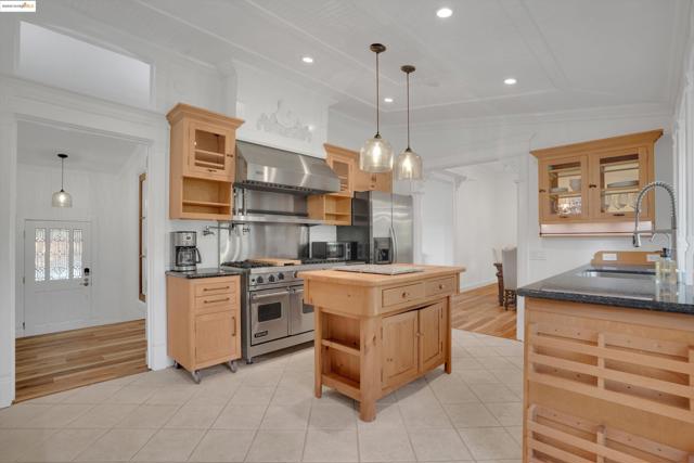 17 Pomo Ct, Napa CA: https://media.crmls.org/mediaz/3a06c695-ab1c-4e72-a135-7393987dbe88.jpg