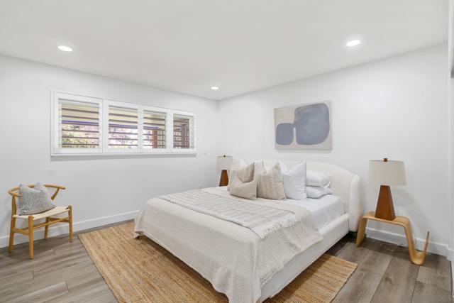 17268 Bernardo Oaks Dr, San Diego CA: https://media.crmls.org/mediaz/3a06f66b-a93a-4371-bce4-784cbeb7d0c0.jpg