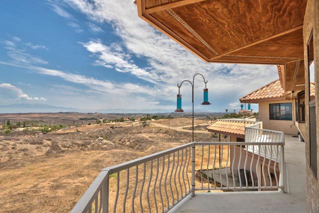 20329 Luchs Rd, Perris CA: https://media.crmls.org/mediaz/3a07cc8c-8098-46fb-971c-26c982159fea.jpg