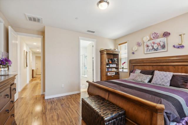 410 Thistle Court, Hollister CA: https://media.crmls.org/mediaz/3a08159b-5a36-4574-84a4-0b386d04289a.jpg