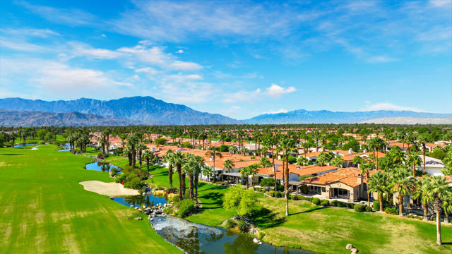 600 Gold Canyon Drive, Palm Desert CA: https://media.crmls.org/mediaz/3a08a17c-8539-46ec-a4cd-b814258aec4d.jpg