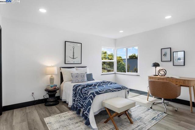 Image 15 of 49 For 5301 Brann St