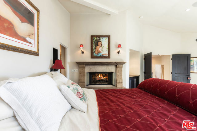 23407 W Copacabana Street, Malibu CA: https://media.crmls.org/mediaz/3a08d3ab-f0f8-4476-b06c-7a1a23431912.jpg