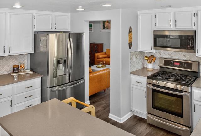 Detail Gallery Image 11 of 67 For 778 Sepia Ct, Oceanside,  CA 92057 - 4 Beds | 3 Baths