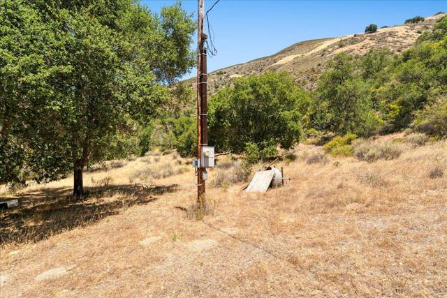 47292 Arroyo Seco Road, Greenfield CA: https://media.crmls.org/mediaz/3a09366d-d72a-4476-a034-1c05889f66cd.jpg