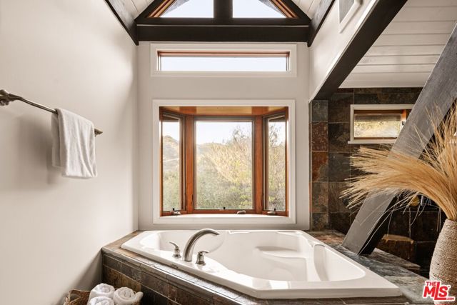 20500 Paradise Lane, Topanga CA: https://media.crmls.org/mediaz/3a096090-8393-413e-80b1-f55a293d973f.jpg