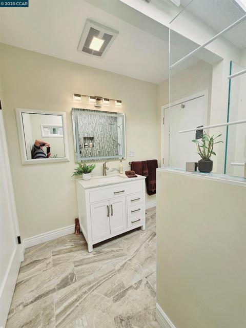 1034 Navellier St, El Cerrito CA: https://media.crmls.org/mediaz/3a096fab-9917-45c0-b001-0df40b750bbc.jpg