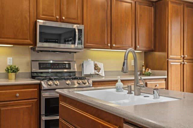 Detail Gallery Image 13 of 37 For 307 Calle De Portola, San Marcos,  CA 92078 - 3 Beds | 2/1 Baths