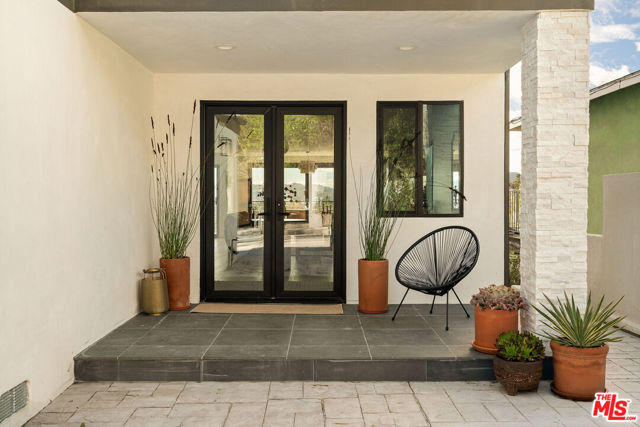 1615 Sargent Place, Los Angeles CA: https://media.crmls.org/mediaz/3a0a273b-35c6-4da2-9fcd-ae7598b4fddc.jpg