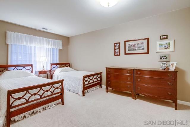 16657 Valle Verde Rd, Poway CA: https://media.crmls.org/mediaz/3a0ab205-19ff-4ac7-8d8c-2ed1db1b9973.jpg