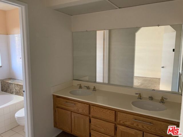 2952 La Vista Avenue, Corona CA: https://media.crmls.org/mediaz/3a0aef91-34c4-498a-8f83-d04a6887906d.jpg