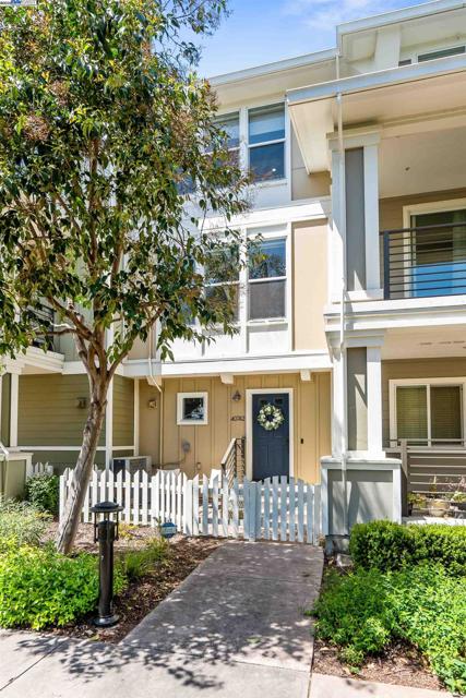40742 Greystone Ter, Fremont CA: https://media.crmls.org/mediaz/3a0b560c-4b9f-486f-bb13-7afc5c6759a2.jpg