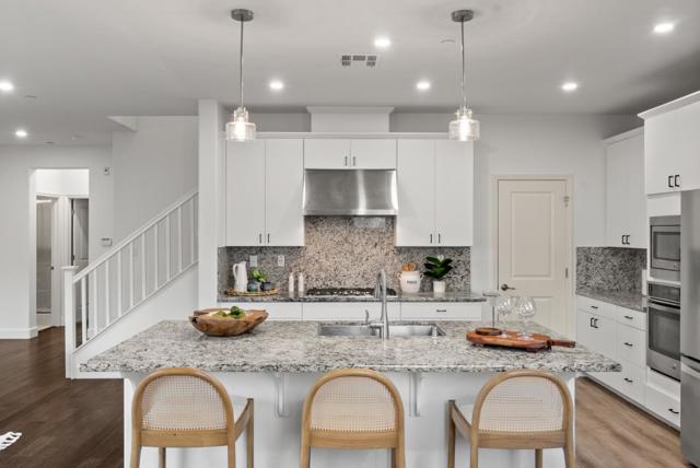 355 Crestview Circle, Daly City CA: https://media.crmls.org/mediaz/3a0be5a5-355b-4f45-a54f-e06ecf5b3511.jpg