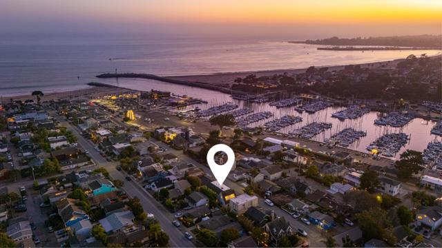 360 5th Avenue, Santa Cruz CA: https://media.crmls.org/mediaz/3a0c29bf-68db-46d4-b0a6-5ef3213d8a8d.jpg