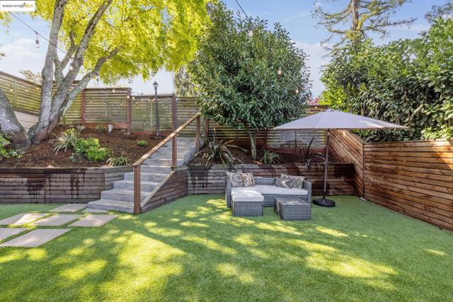 6605 Ascot Dr., Oakland CA: https://media.crmls.org/mediaz/3a0c3ca7-f77c-4d7e-84ed-68772bb6641e.jpg