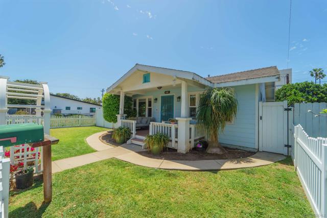321 S Freeman, Oceanside CA: https://media.crmls.org/mediaz/3a0c60ee-daa6-4246-a680-69b530e781e9.jpg