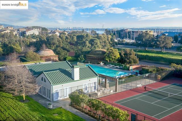 1400 Pinnacle Ct, Richmond CA: https://media.crmls.org/mediaz/3a0c74fa-df4a-426e-927e-85739225bdf5.jpg