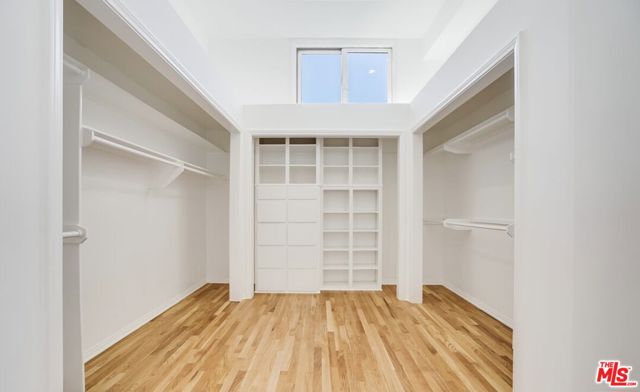 15851 Mulholland Place, Los Angeles CA: https://media.crmls.org/mediaz/3a0cab0e-0ca4-4d0c-b105-27bb2e59b696.jpg