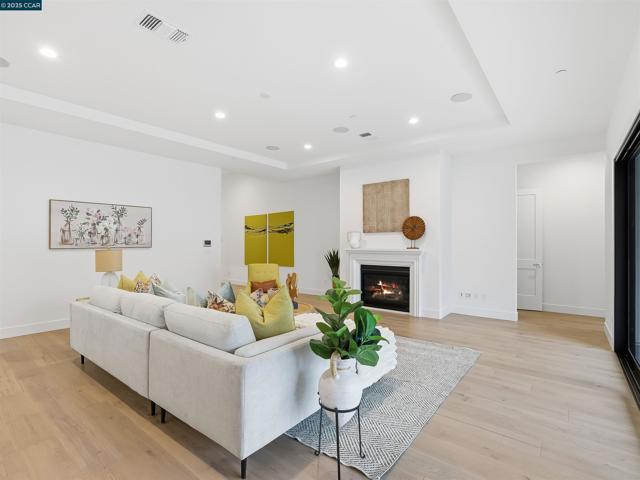 18612 Corte Obispo, Morgan Hill CA: https://media.crmls.org/mediaz/3a0ce231-8bb6-4e48-9ccf-599c28b0e255.jpg