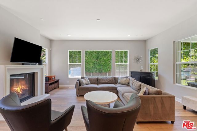 14624 Mccormick Street, Sherman Oaks CA: https://media.crmls.org/mediaz/3a0ce32c-8204-4ae5-9bf1-d444c4bb59ed.jpg