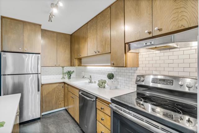 902 Peninsula Avenue, San Mateo CA: https://media.crmls.org/mediaz/3a0d1dc9-c020-4fd9-a5f5-5a5c51f1f921.jpg