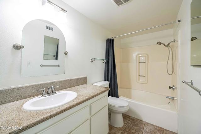 460 Arbor Lane Court, Thousand Oaks CA: https://media.crmls.org/mediaz/3a0d4731-ef01-40c3-9165-4a46b449d6b3.jpg