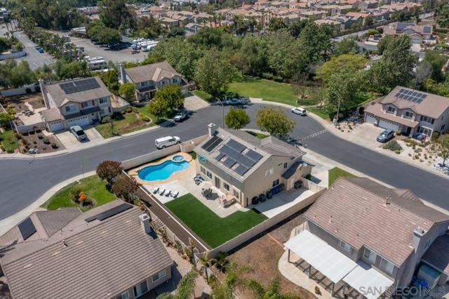 1889 Autumn Ln, Vista CA: https://media.crmls.org/mediaz/3a0d936a-fdb8-4a57-9b6b-ed623853e2f3.jpg