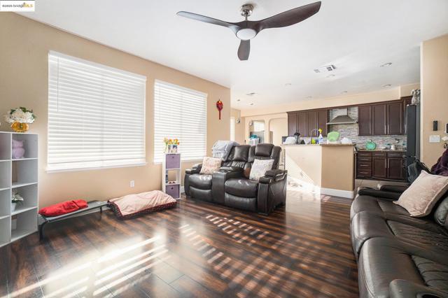 3238 Panda Ct, Antioch CA: https://media.crmls.org/mediaz/3a0da86f-a2be-4ace-b0d4-8a5a67622178.jpg