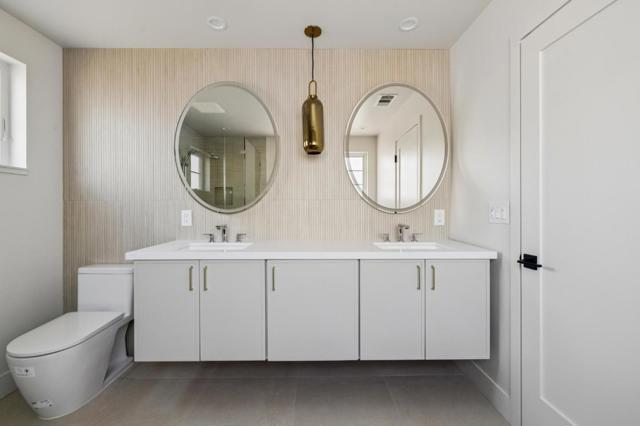 577 Creekside Court, Half Moon Bay CA: https://media.crmls.org/mediaz/3a0e174d-9f54-4b36-9655-1af24e866596.jpg